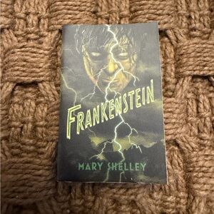 Mini Brands Books 📚